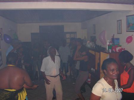 TOUT DE SUITE APRES DJ DEAN